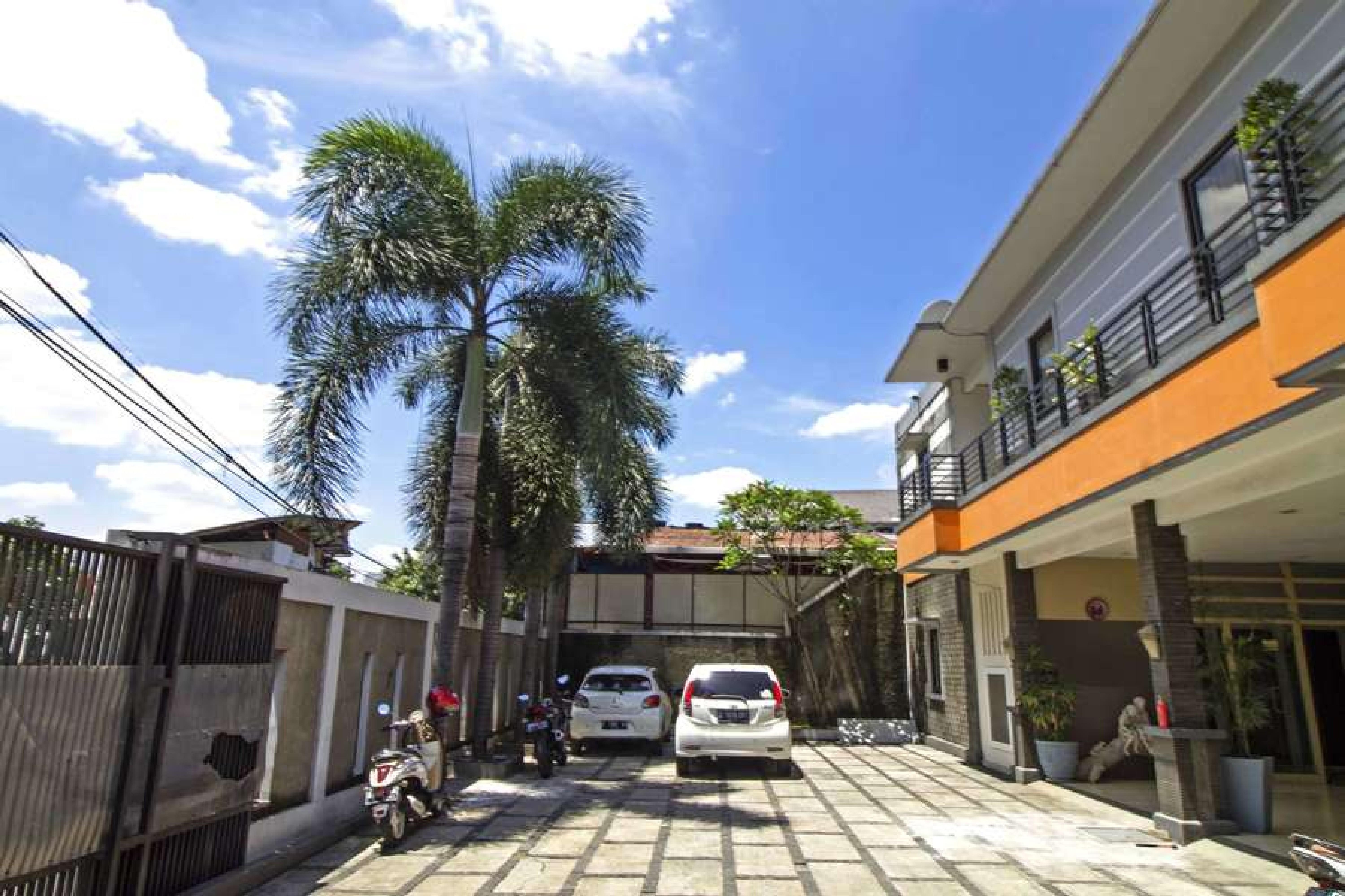 Hotel Reddoorz @ Pangeran Antasari 2 Cilandak  Esterno foto
