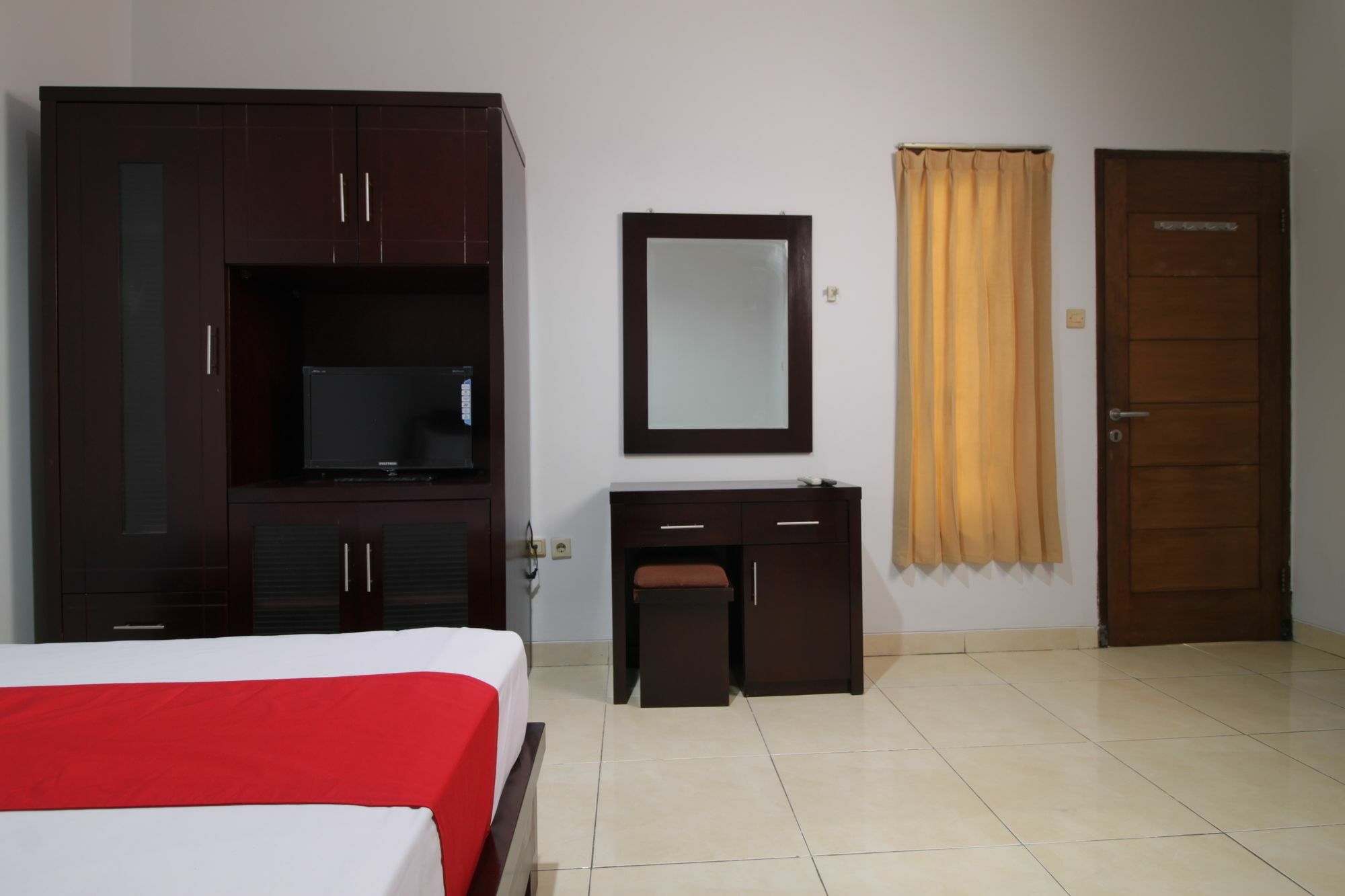 Hotel Reddoorz @ Pangeran Antasari 2 Cilandak  Esterno foto